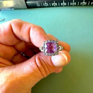 Women’s 925 Sterling ring with beautiful stones